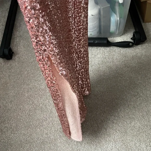 BNWT ROSE GOLD SEQUIN DRESS FROM ASOS - Picture 4 of 4